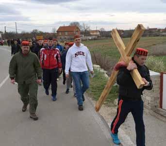godine, a dovrπene su 1990. U Poæegi su na Sokolovcu veê g. 1724. prve postaje kriænog puta podigli su franjevci.