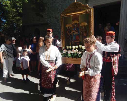 Središnje misno slavlje započelo je u 10 i 30 procesijom okolo Visovca, a predslavio ga je visovački gvardijan fra Mate Gverić koji je u propovjedi sažeo