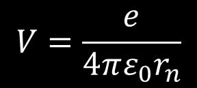 POSTULAT STACIONARNOSTI: Potencijal elektrona na udaljenosti r od jezgra atoma prema referentnoj tački u beskonačnosti je:
