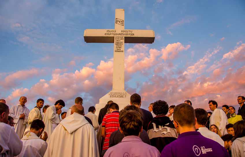 Gospina škola Gospina škola MUDROST SVIJETA U SVJETLU KRIŽA CRKVA U SJENI KRIŽA U prošlom broju bavili smo se sudbinom križa u sukobu s duhom vremena koji je u najmanju ruku nesklon križu i svemu što