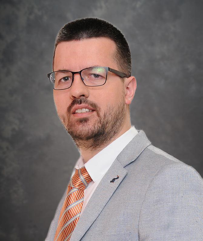 DOKTORI UNIVERZITETA CRNE GORE ELEKTROTEHNIĐ^KI FAKULTET MARTIN ĆALASAN rođen je 5. oktobra 1986. godine u Plužinama. Diplomirao je 2009.