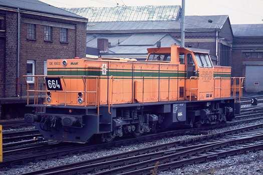 Lokomotíva F 69 PHAC V rokoch 1987-1988 vyrobila firma BBC 4 kusy rušňov DE 1003 (Obr. 2.4). Boli určené na ťahanie vlakov s uhlím.