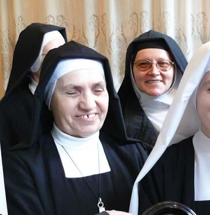 Kao u nazare 6. lipnja navrπava se 400 godina od utemeljenja Sestara od Pohoappleenja, koje je osnovao sv. Franjo Saleπki zajedno sa sv. Ivanom Franciskom Frémiot de Chantal.