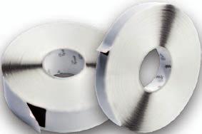 Materijal Pakovanje metalizirani HDPE polietilenski spunbond (Lepak: lepak od modifikovanog akrilata) 7 mm x 2 m 8 rolni u kartonu Ova obostrano lepljiva traka