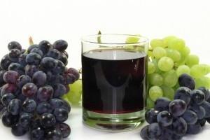 SOK OD GROŽĐA Samo sok od grožđa pored svih ostalih antioskidanasa koje sadrže bezalkoholna pića a to su askorbinska kiselina