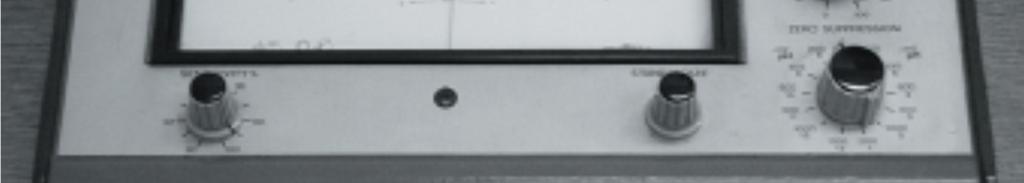 Za kalibracijo ph-metra potrebujemo dve standardni kalibracijski raztopini pufrov. Osnovni podatki o obeh kalibracijskih pufrih so na sliki 29. Slika 28. ph-meter MA 5704 5.