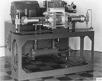 ολοκληρωμένη παραγωγική εργαλειομηχανή, ωστόσο απέδειξε ότι μία ακτίνα ύδατος με πολύ υψηλή ταχύτητα, έχει μεγάλη δύναμη κοπής. Σχήμα 1.1.1: Η πρώτη εργαλειομηχανή υδροκοπής του Δρ Franz.