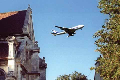 FOTOREPORTAZH 13 Qyteti fantazmë shkaku i aeroportit Ishte zhurma e padurueshme e aeroplanëve gjigantë ajo e cila bëri