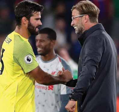 SPORT Alisson tregon përse ka derdhur lot dhe zbulon bisedën e parë me Klopp Kur të dy klubet arritën marrëveshjen, Klopp më telefonoi në Face Time dhe më shpjegoi projektin e tij dhe atë që donte