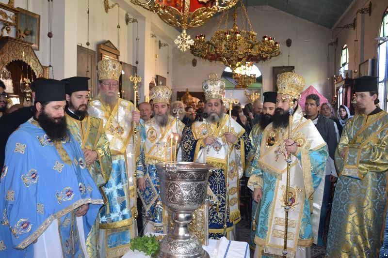 Μετὰ τὴν ἀρχιερατικὴ Θεία Λειτουργία στὸν Ἱερὸ Ναὸ Ἁγίου Ἀποστόλου Φιλίππου στὰ Καμίνια Πειραιῶς ἀπὸ τὸν Σεβ. Μητροπολίτη Ἀττικῆς καὶ Βοιωτίας κ.