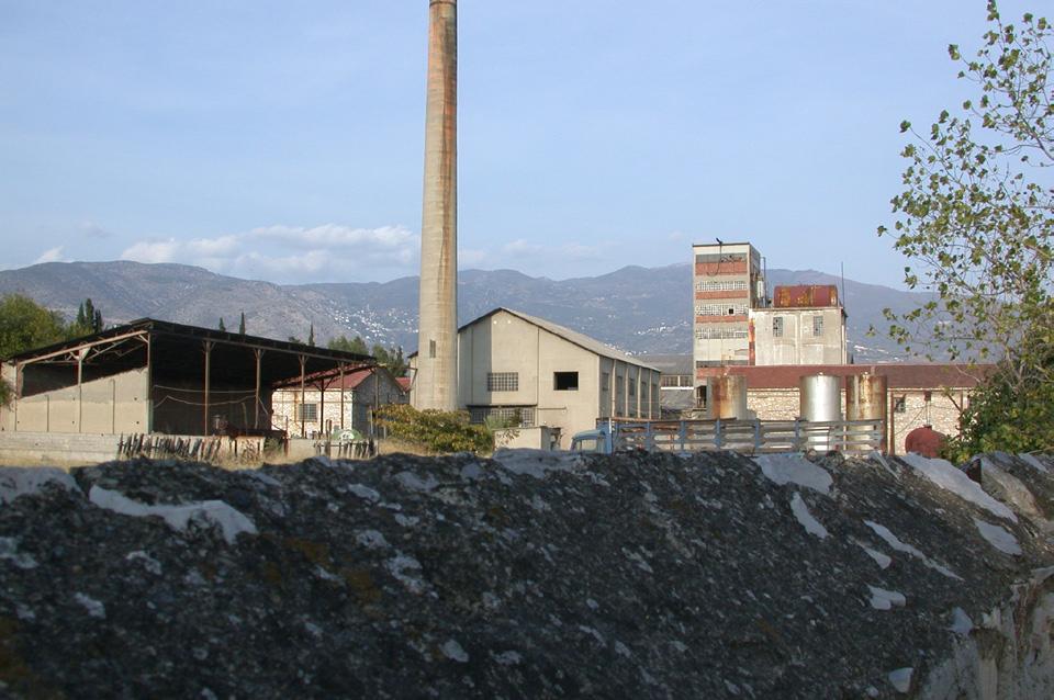 ΤΟ ΟΙΝΟΠΝΕΥΜΑ Το εργοστάσιο ιδρύθηκε το 1919 από μία ομάδα ποτοποιών.