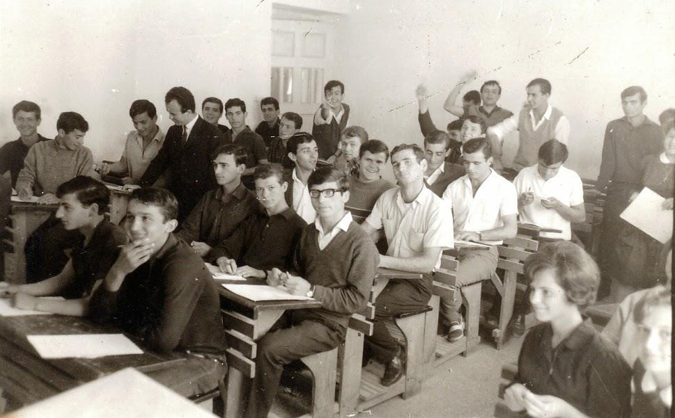 ΤΑ ΣΧΟΛΕΙΑ ΜΕΣΗΣ ΕΚΠΑΙΔΕΥΣΗΣ ΣΤΟ ΝΕΟΣΥΣΤΑΤΟ ΕΛΛΗΝΙΚΟ ΚΡΑΤΟΣ