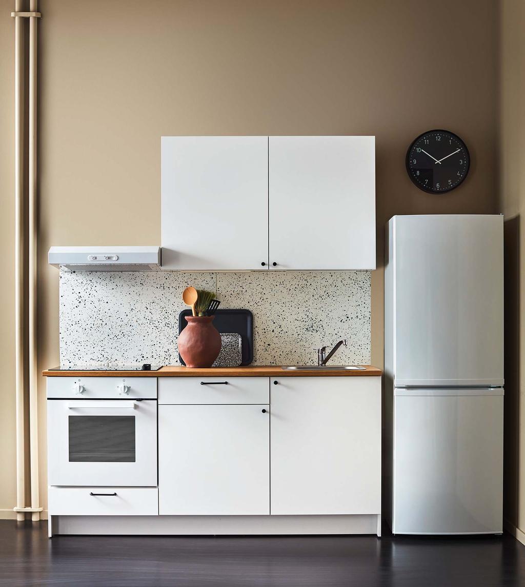 KNOXHULT Δείτε περισσότερα για την κουζίνα KNOXHULT στην σελίδα 67. Inter IKEA Systems B.V. 2018. CY KNOXHULT κουζίνα 189 Ένα επίτοιχο ντουλάπι με πόρτες και ένα ντουλάπι βάσης με πόρτες/συρτάρια.