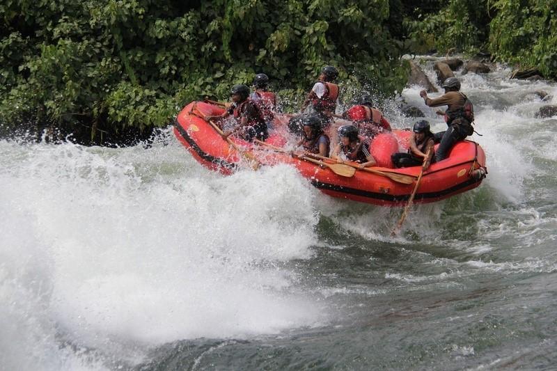 Το Adventure Capital της Ανατολικής Αφρικής φιλοξενεί μερικά από τα καλύτερα rafting λευκού νερού, 5ου βαθμού στον κόσμο και άλλες δραστηριότητες περιπέτειας.