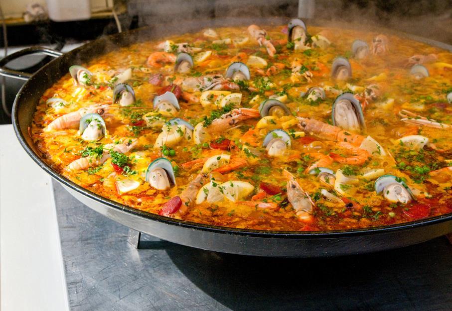 ΚΟΥΒΑ Paella Περιεχει ζαμπόν, κοτόπουλο,