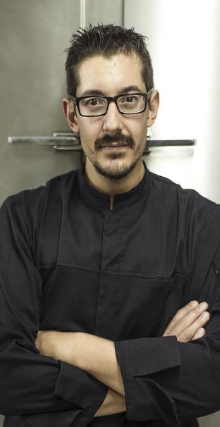 Our Chef! Η κουζίνα του Clap the Restaurant είναι αφιερωμένη στην Ελλάδα, μέσα από τη ματιά του βραβευμένου κατ επανάληψη με Χρυσό Σκούφο, σεφ Αλέξανδρου Τσιοτίνη.