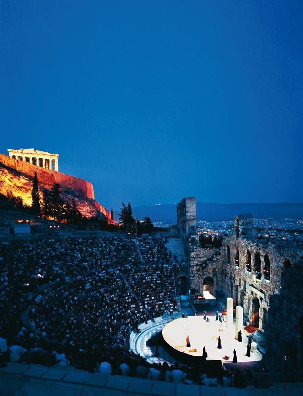 THE PERFECT COPEN AIR Spectacular Athens There are a hundred reasons to be in Athens during the summer.