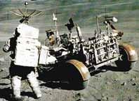 mzis sistema I Tavi mtvare ertaderti adgilia kosmossi, sadac adamianma fexi dadga. 1969 wels amerikeli astronavtebi raketit kosmossi gaf rindnen.