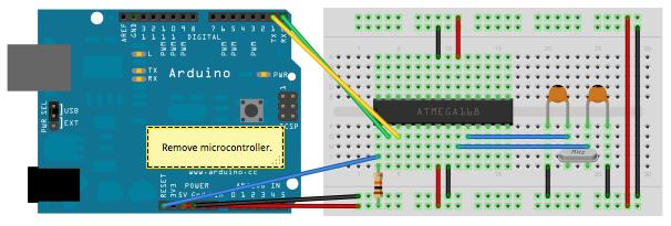 Prenos programske kode na samostojen mikrokrmilnik brez okolja Arduino Kljub temu, da so razvojne plošče Arduino relativno poceni, je samostojen mikrokrmilnik (v našem primeru ATmega328) še cenejši.