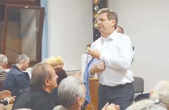 On je bunar pogreπaka i bio je poligon za zapoπljavanje rodbine i prijatelja, istaknuo je.