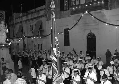 Fl-istess sena, fl-20 ta Diçembru 1985, il-banda San Gabriel adet