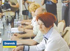 unjerga/vlm (VeËernji list, 9. lipnja 2012.) Vlada je reterirala i ipak neêe do kraja provesti prvotni plan po kojem bi se srezala gotovo sva materijalna prava u dræavnim i javnim sluæbama.