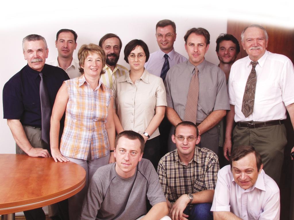 PROFIL razvoja Infodesign: Naπa misija IsporuËivati vrhunske proizvode i usuge koji naπim partnerima i korisnicima omoguêuju da dramatiëno unaprijede razvoj, uspostavjanje i koriπtenje informacijskih