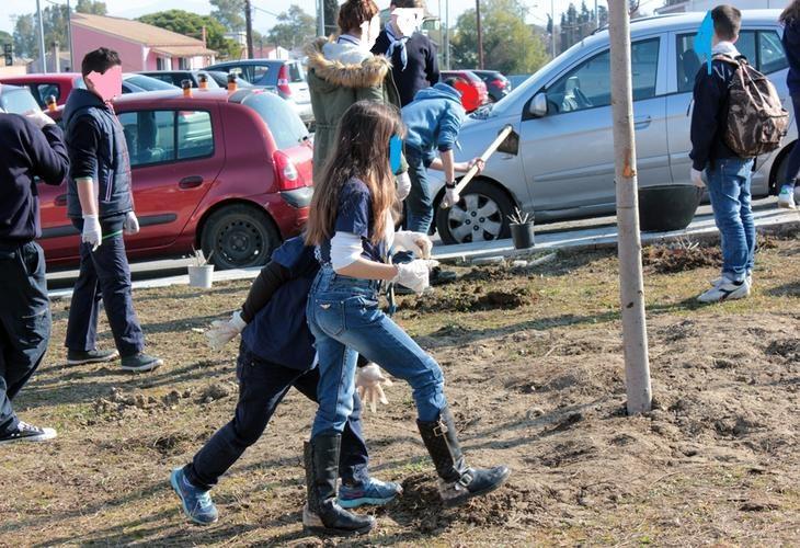 Συνεργασίες με τους