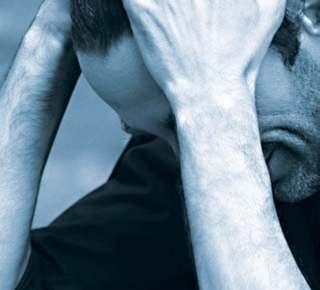 αξεσουάρ Το απότομο σβήσιμο του μόλις αναμμένου τσιγάρου δείχνει την αρνητική μας διάθεση σχετικά με τα όσα ακούμε εκείνη τη στιγμή.