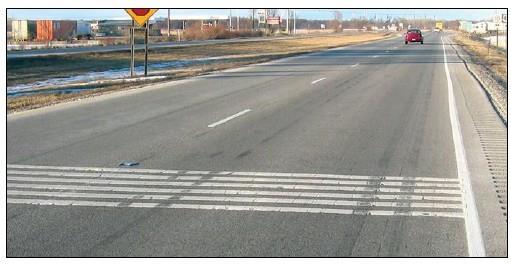 πινακίδων), είτε οριζόντια (STOP Bars, Rumble Strips). Σύμφωνα με τον κανονισμό Intersection Safety (Federal Highway Administration, U.