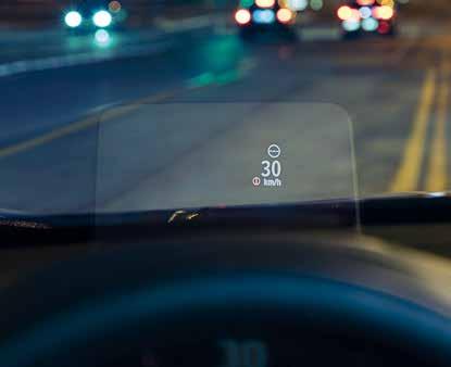 HEAD-UP DISPLAY Δ Η επαυξημένη πραγματικότητα του head-up display προβάλλει σημαντικές πληροφορίες με τρόπο ώστε ο οδηγός να βλέπει δεδομένα χωρίς να απομακρύνει το βλέμμα του από τον δρόμο.