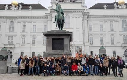 Deň múzeí vo Viedni Každý rok sa 26.10. v Rakúsku slávi ako deň dosiahnutia nezávislosti od okupácií spojeneckými vojskami.