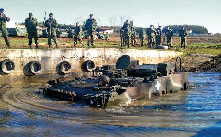 με την ύπαρξη αναλόγων σεναρίων και επεισοδίων, βοηθούν τόσο στην τυποποίηση των ενεργειών των ασκουμένων, όσο και στη διαδικασία λήψης απόφασης των