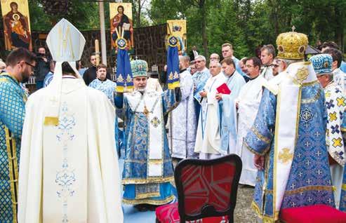 Udalosť kláštore redemptoristov v Michalovciach pod vedením dirigentky Márie Gofusovej. Po svätej liturgii mohli prítomní klásť otázky priamo vladykovi.