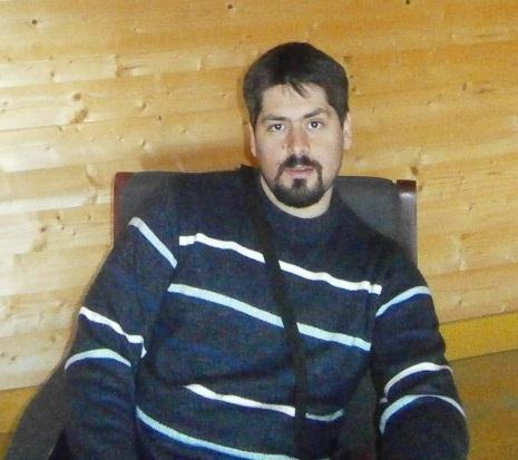 Кратка биографија кандидата Борис Бањац је рођен 23. 10. 1986. године у Новом Саду. Основно образовање је 2001 године завршио у родном граду у школи Јожеф Атила.