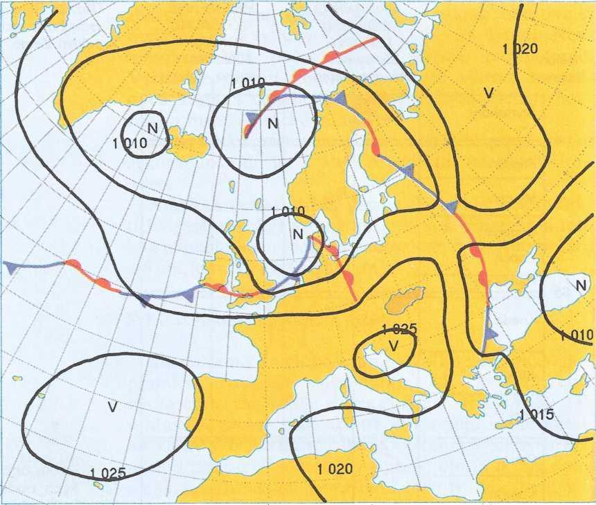 Obr. 29 Meteorologická situácia dňa v 12. 8. 1993 o 01.00 SEC na prízemnej synoptickej mape. (Archív SHMÚ.) Príklad prízemnej synoptickej mapy.
