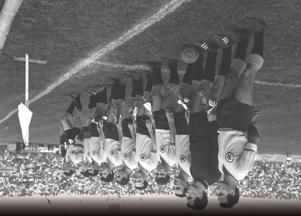 Κατάμεστο το ανακαινισμένο γήπεδο της Νέας Φιλαδέλφειας πριν την ατυχή για την ΑΕΚ πρώτη σύγκρουση με την Σπόρτινγκ Μπράγκα τον Σεπτέμβριο του 1966 1966-67 Cup Winners Cup: ΑΕΚ FC Sporting Clube de