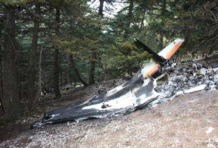 3 Ζημιές Αεροσκάφους Το αεροσκάφος καταστράφηκε ολοσχερώς μετά την πρόσκρουση και τη φωτιά που ακολούθησε. 1.