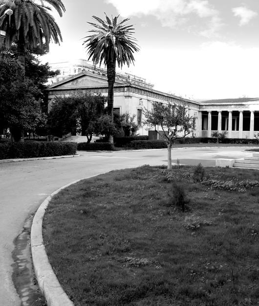 Το 1991 ιδρύθηκε το Τμήμα Θεωρητικών Σπουδών Τέχνης, σύμφωνα με το ΠΔ 486/1991, το οποίο ενεργοποιήθηκε για πρώτη φορά κατά το ακαδημαϊκό έτος 2006-2007 με την εισαγωγή των πρώτων φοιτητών και