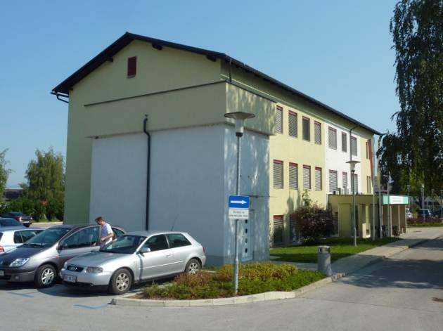 Zdravstveni dom Šentjernej: obnovljen je bil leta 2006 in ima skupno ogrevano površino 480 m 2.