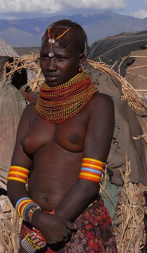 Θεωρούνται "μεγάλοι επιζώντες", καθώς ζουν στη σκληρή και αφιλόξενη έκταση. Η φυλή Τουρκάνα προήλθε από μία περιοχή της βορειοανατολικής Ουγκάντας.