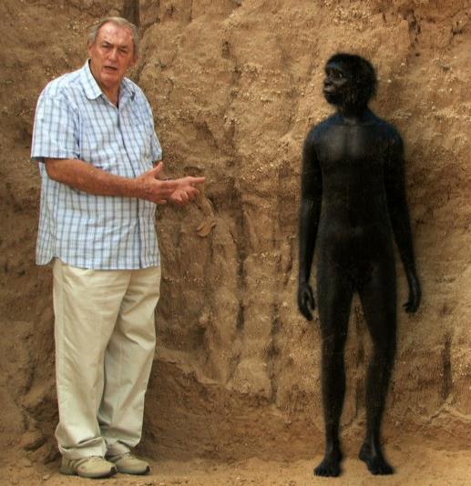 Ο πρώτος άνθρωπος ένα αγόρι, 1,5 εκατομμυρίου ετών "Το αγόρι της Τουρκάνα" αποτελεί το πληρέστερο εύρημα προϊστορικού ανθρωπίνου σκελετού", ήταν τα πρώτα λόγια του Richard Leakey, παλαιοανθρωπολόγου