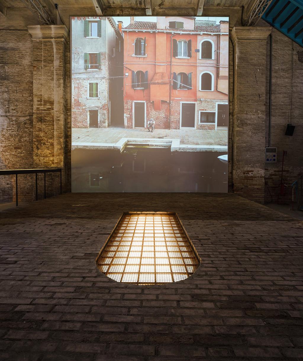 θέατρο Sala Beckett (Courtesy La Biennale di Venezia) Rozana Montiel, «Stand