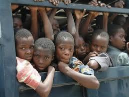 Μερικά από τα παιδιά απάγονται και πωλούνται αργότερα ως σκλάβοι.