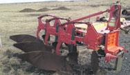 Massey Ferguson, árg. 1962. Er vélarvana. Staðsettur í Eyjafirði. Tilboð óskast. Nánari uppl. veitir Kristinn í síma 866-2059. Lambheldar hliðgrindur. Breidd 4.27 m, hæð 1.10 m.