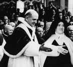 Rektora imenuje ordinarij te ima ona prava i obveze koji se nalaze u općem pravu, statutu i nalogu koje daju pojedini ordinariji.