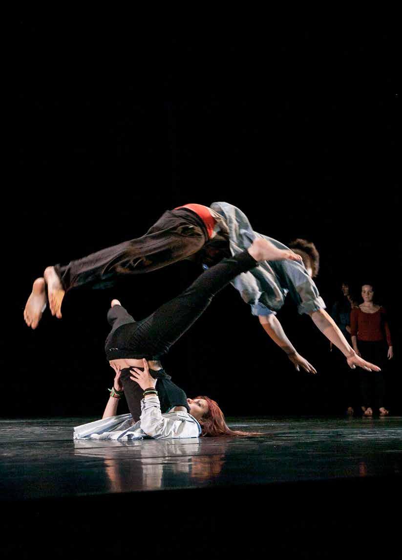 21-22 Μαρτίου 2015 Εκπαίδευση / Χορός Κεντρική Σκηνή Για τρίτη συνεχή χρονιά η Στέγη πραγματοποιεί το εκπαιδευτικό πρόγραμμα Dancing to Connect, με στόχο να δώσει στους μαθητές την ευκαιρία να