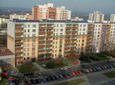 Príprava teplej vody slnečnými kolektormi Využitie solárnej energie na Slovensku je v porovnaní s okolitými krajinami nízke, aj keď môžeme na strechách rodinných domoch vidieť slnečné kolektory v
