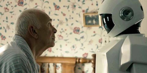 4.9 Robot & Frank Ένας ηλικιωμένος κλέφτης κοσμημάτων, λόγω μίας ραγδαίας επιδείνωσης της μνήμης του δέχεται ως δώρο ένα μπάτλερ ρομπότ που εν αγνοία του τον βοηθά να αναβιώσει την καριέρα του ως
