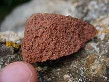 Najvýznamnejšou ekonomicky využiteľnou rudou pre výrobu hliníka je bauxit. Na výrobu 1 t Al sa použije 4 6 t bauxitu.